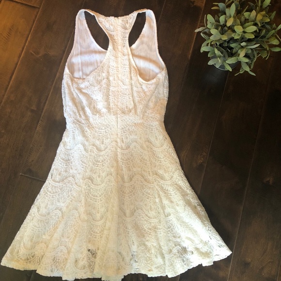 WHITE LACE DRESS - Picture 2 of 8